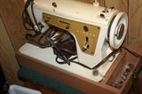 SINGER SEWING MACHINE