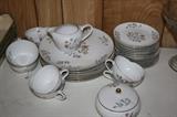 28 PIECE CHINA SET