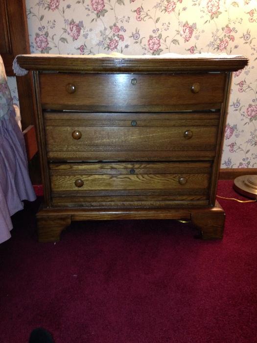 SOLID WOOD KING BEDROOM SET (NIGHT STAND)