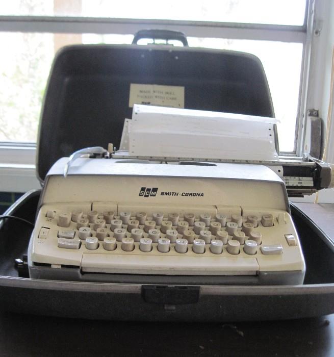 electric typewriter, types script