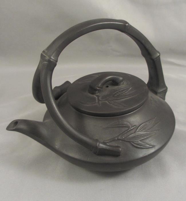 Stunning Signed Chinese Bamboo Form Yixing Black Zisha Teapot 