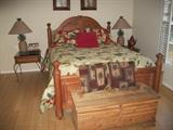 QUEEN BED SUITE, LANE CEDAR CHEST