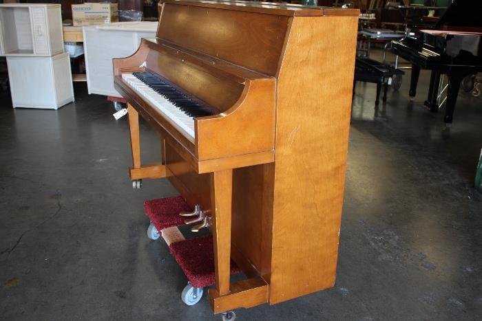 A54 #7 Yamaha 45” 1969 Studio Upright Piano *big chip left fron, couple small spots* #952193 Condition of 7/8