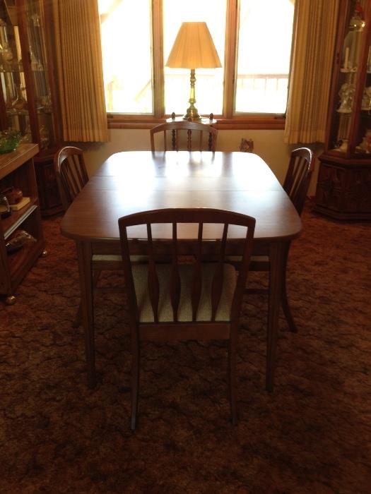 Dining room table and 4 chairs