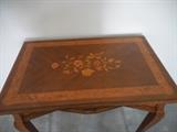 Vintage Mahogany Inlay Curved Queen Anne legs, Occasional Table