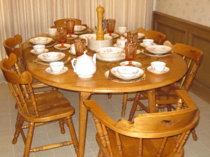 HARD ROCK MAPLE DINING SET with 4 SIDE CHAIRS & 2 ARM CHAIRS in EXCELLENT CONDITION