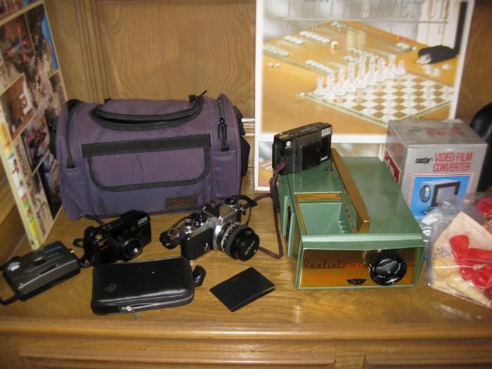 OLD CAMERAS AND SLIDE PROJECTOR