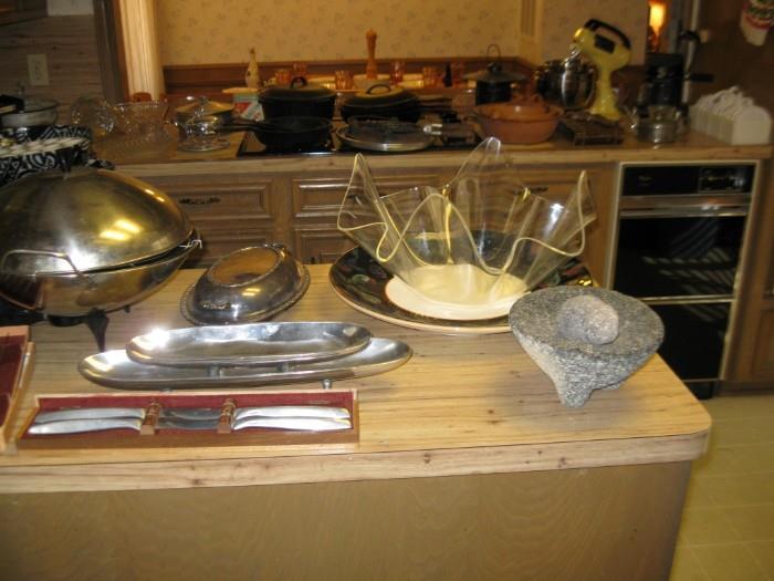 LOTS of KITCHEN ITEMS