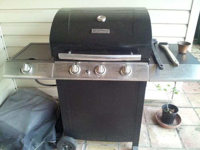 KENMORE PROPANE GRILL