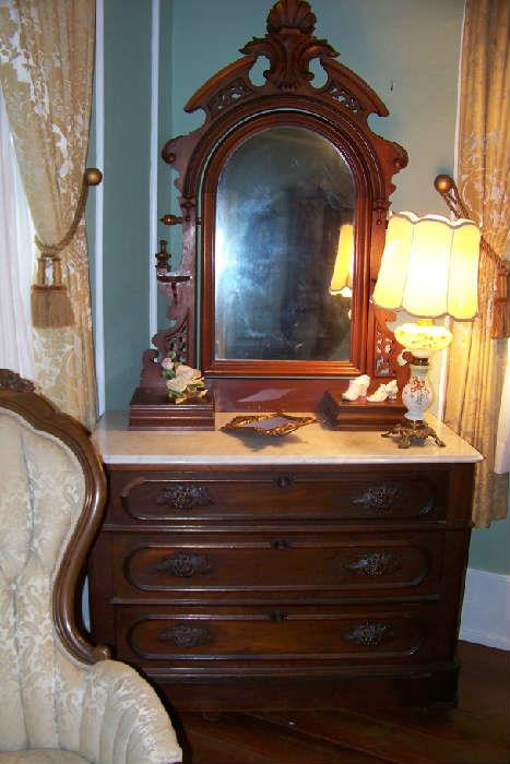 Mid 1800's Victorian dresser in walnut