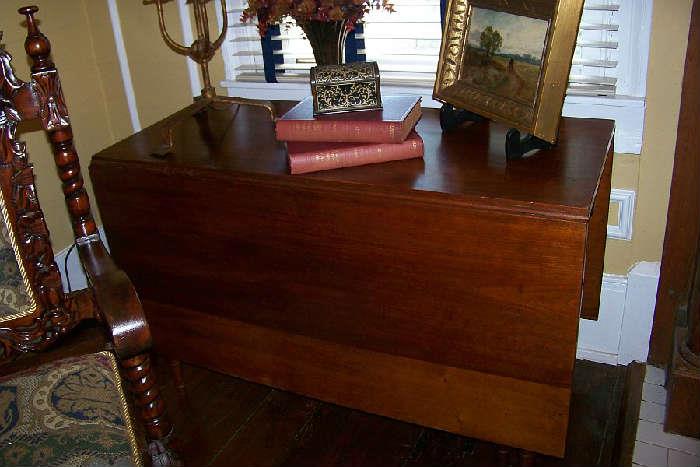 Early drop leaf table with one drawer