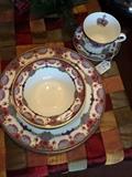                  Royal Doulton bone china (England)