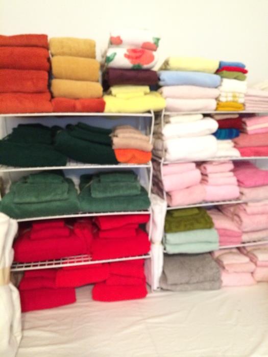                  Many towels & other linens