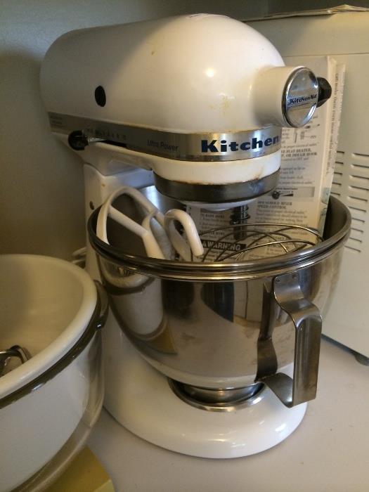                  KitchenAid mixer & bowls