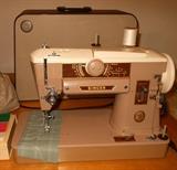 Very Nice Vintage All Metal Singer Sewing Machine in Excellent Working Order-includes Great Case and All Additional Equipment 