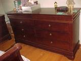 dresser to the bedroom set