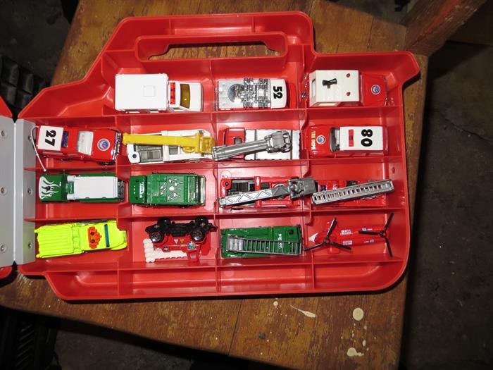 Hundreds of Matchbox, Hot Wheel and other cars