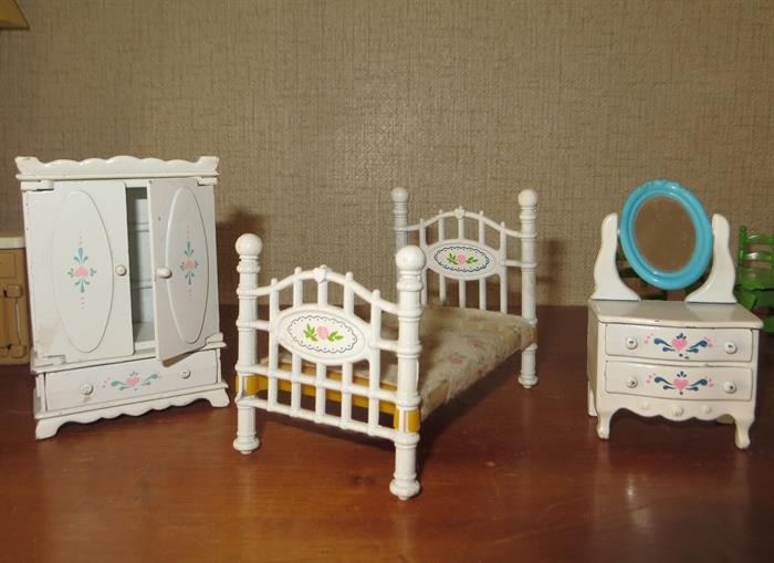 Miniature dollhouse furniture - Matel die cast