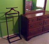 Ethan Allen American Tradition Maple Dresser with Mirror.