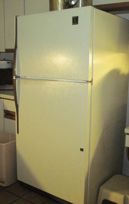 refrigerator GE 
