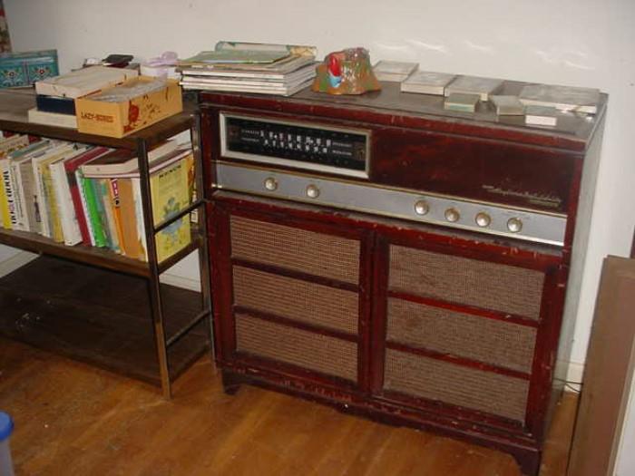 Old Stereo set