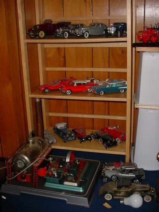 Danbury & Franklin Mint limited edition metal cars, power steam engine and more