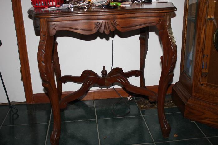 Sofa Stand / Carved Wood 