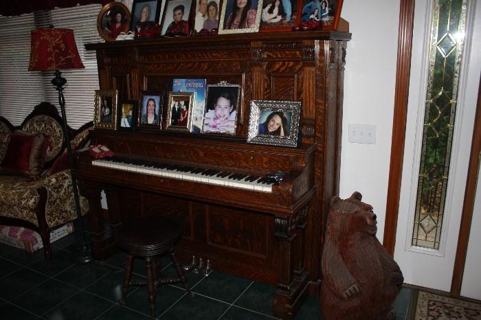 Beckwith / Concert Grand / Chicago /Antique Piano / Upright / Very Old / Excellent Condition / Burled Oak / Very Heavy