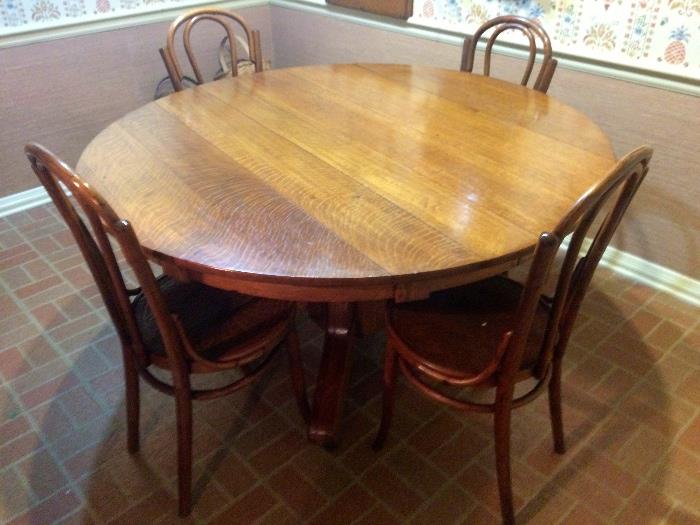 Oak Table w/bentwood Chairs