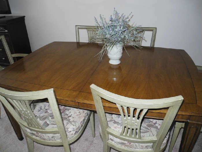 Henredon dining room set