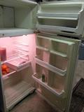 Older refrigerator/freezer (1999), Galaxy-Sears, full size. Works great.