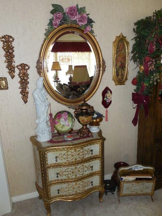 mirror, 3 drawer cabinet, decoration, etc.
