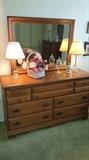 Dresser w/mirror