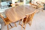 Drop-leaf table with 4 chairs