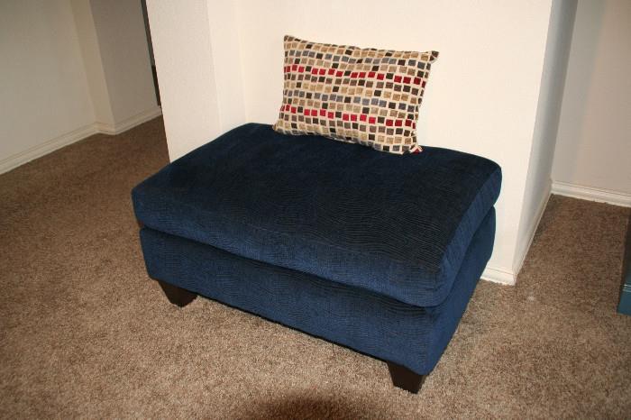Ottoman from Rooms to Go Furniture