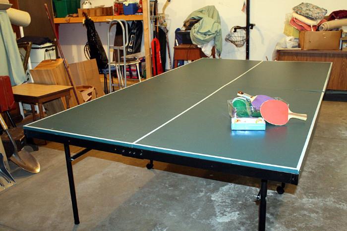 Harvard Co. regulation size ping pong table.  This table is in excellent condition
