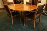 Svegards Markaryd dining table and 4 chairs with 2 leaves