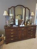 Crescent dresser