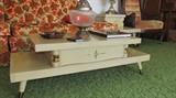 BLONDE RETRO COFFEE TABLE