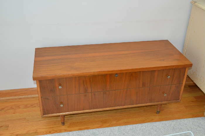 Lane mid century (1960) cedar lined hope chest