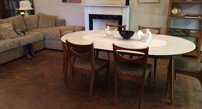 Drexel mid-century dining table with 6 chairs