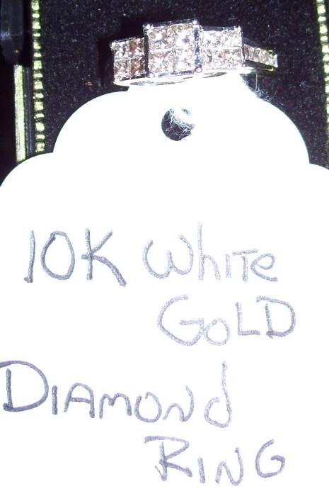 10kt White Gold Diamond Ring