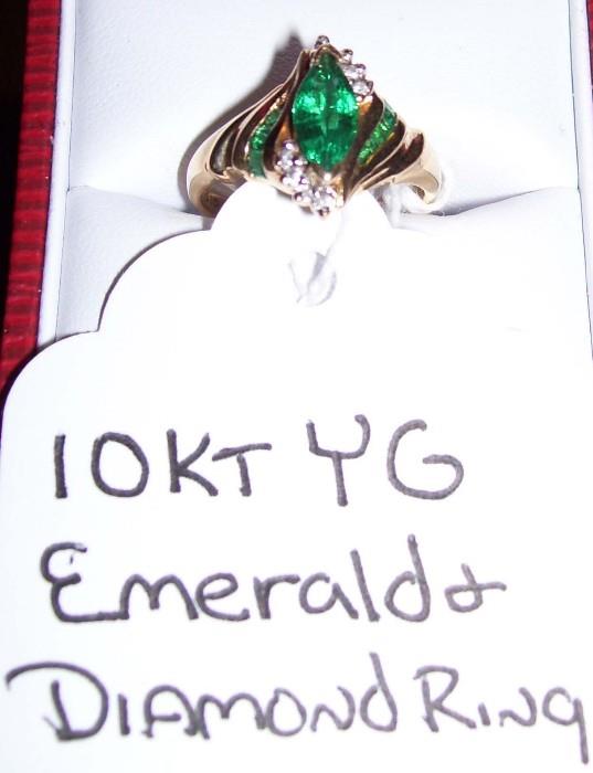 10ktyg Emerald & Diamond Ring