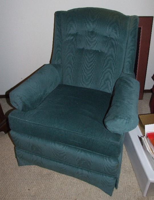 NICE COMFY CHAIR, WE ALSO HAVE A MATCHING 2ND ONE