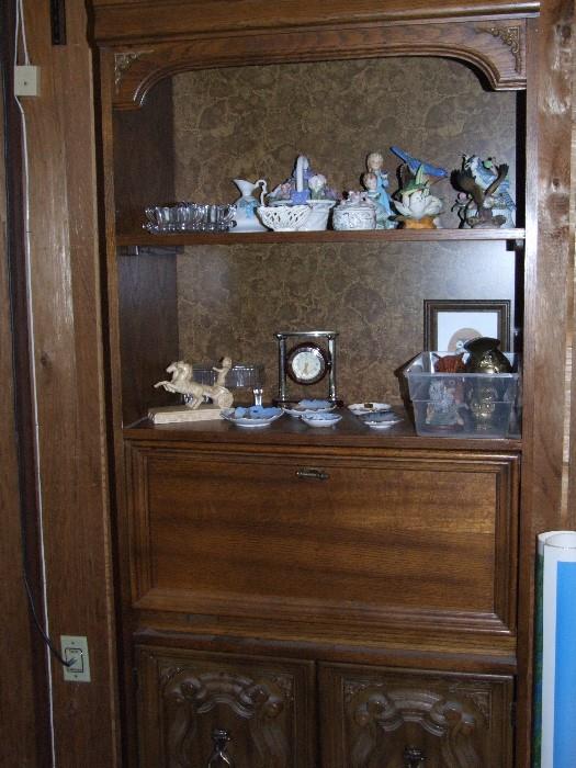 CURIO HUTCH FILLED WITH COLLECTIBLES