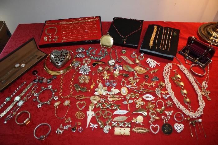 Total of over 300 pieces of Jewelry