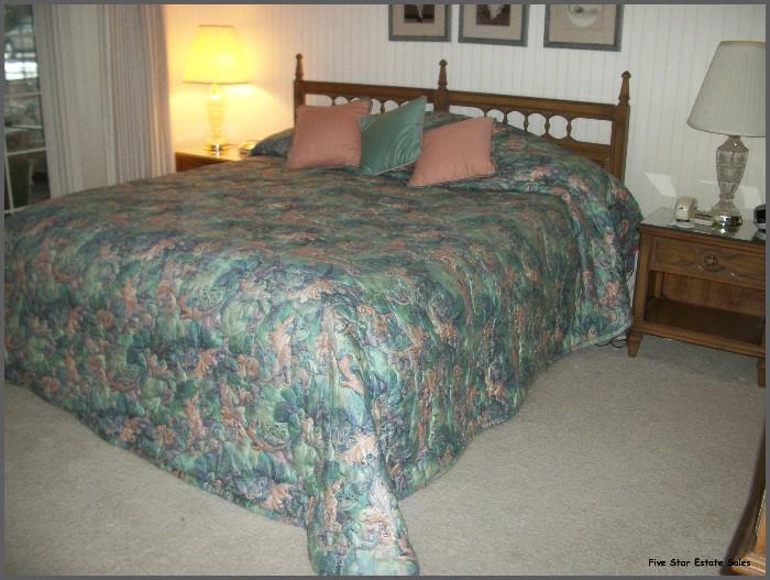 A near- mint vintage bedroom set.