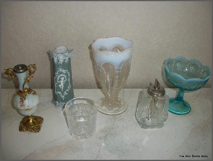 Vaseline glass vase and others.