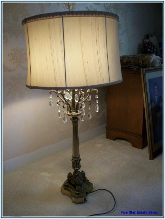 Large "shabby chic" lamp