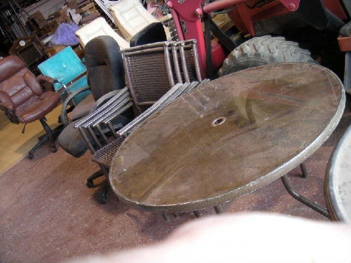 round and oval patio table and chairs